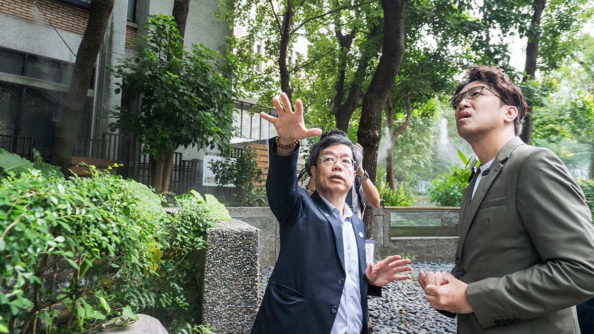 沈伯洋提出「都市微森林」政策，希望從「多種樹」走向「養森林」，讓台北處處有樹蔭。