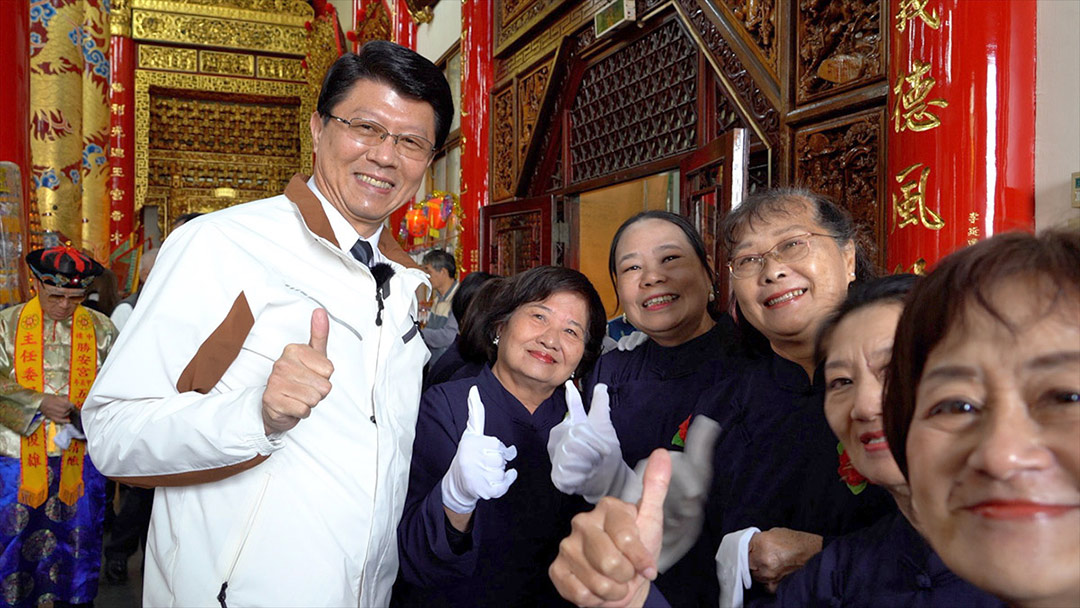 檯面下的六都戰——台南市謝龍介承諾只做一任四年，想要吸收對手支持者，祭出的突圍策略。