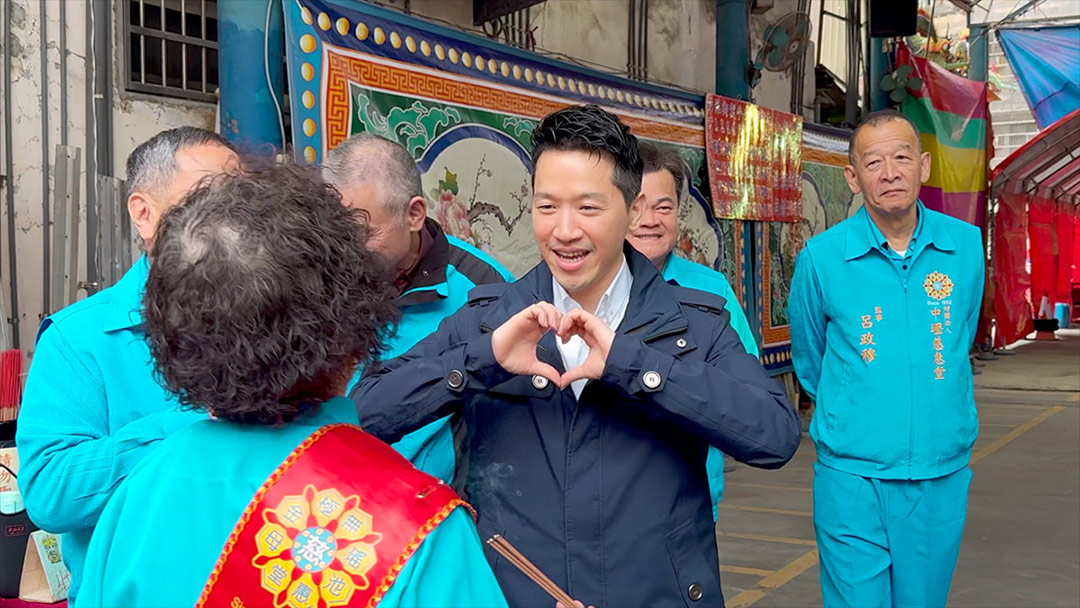 頻繁出席公廟活動,何志偉被傳是桃園市長預備人選。