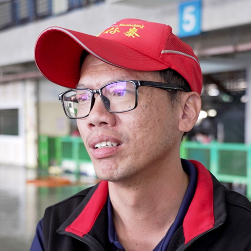 蚵仔寮漁會股長黃昭維：肉鯽仔以前整船進港，如今用籃計算。