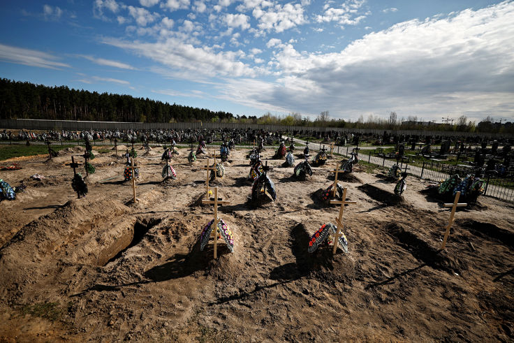 TVBS俄烏戰不停專題/布查居民在俄軍入侵期間遭殺害，隨地下葬連墓碑都沒有。